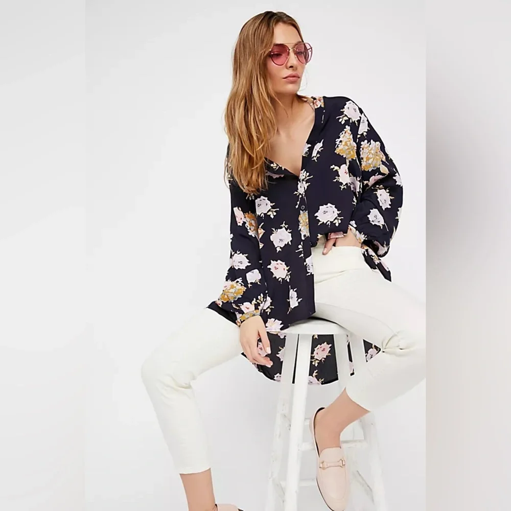 Free People Julia Floral Oversized High Low Blouse Navy Size XS NWOT